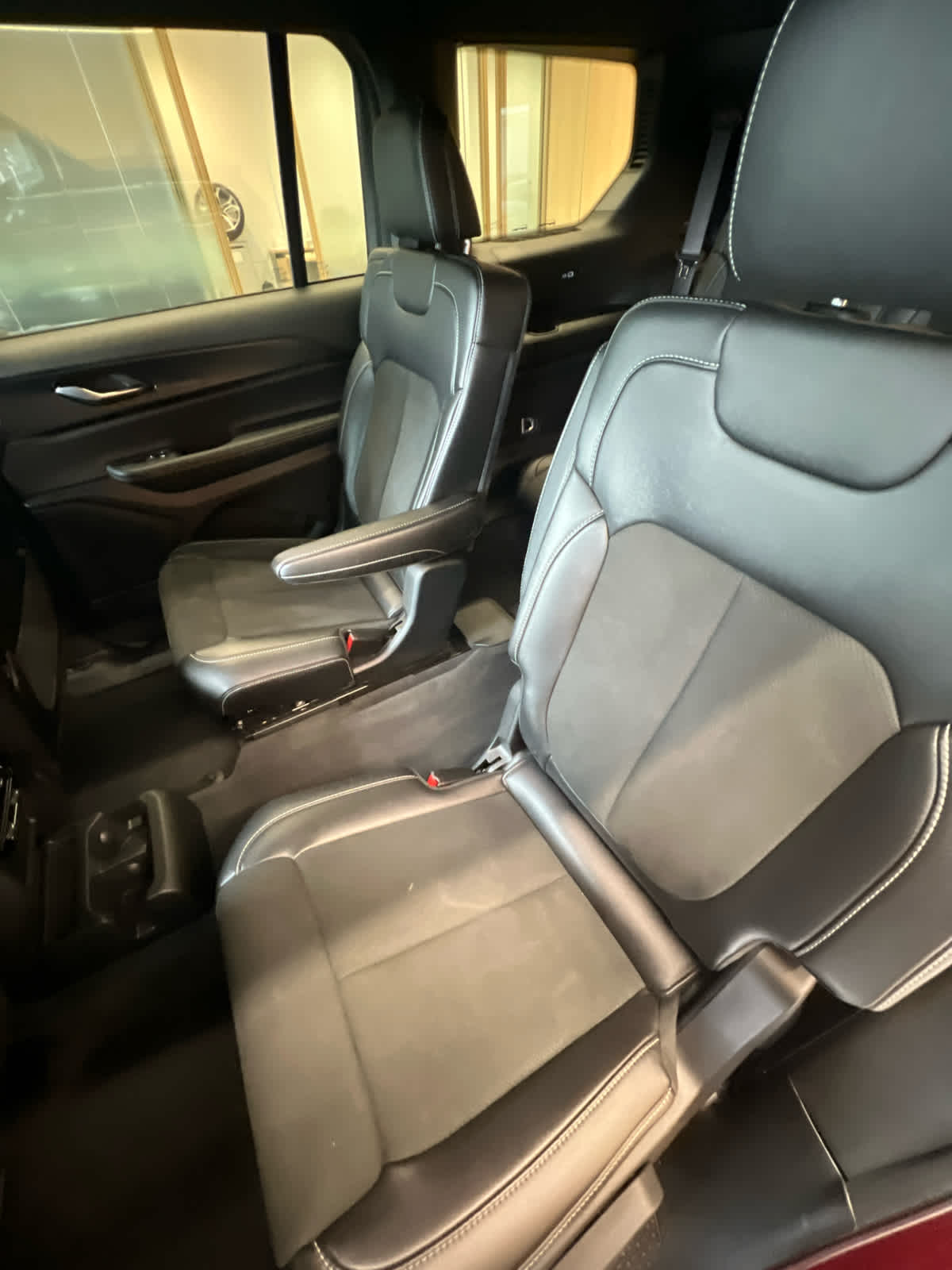 2025 Jeep Grand Cherokee L Altitude 4x4