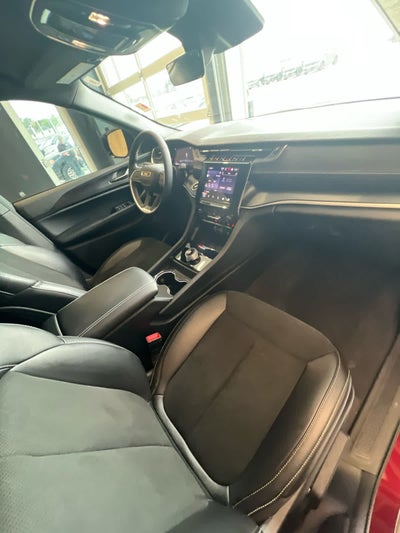 2025 Jeep Grand Cherokee L Altitude 4x4