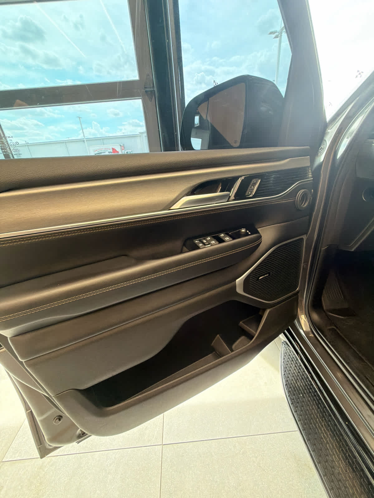 2024 Jeep Wagoneer Series II Carbide 4x4