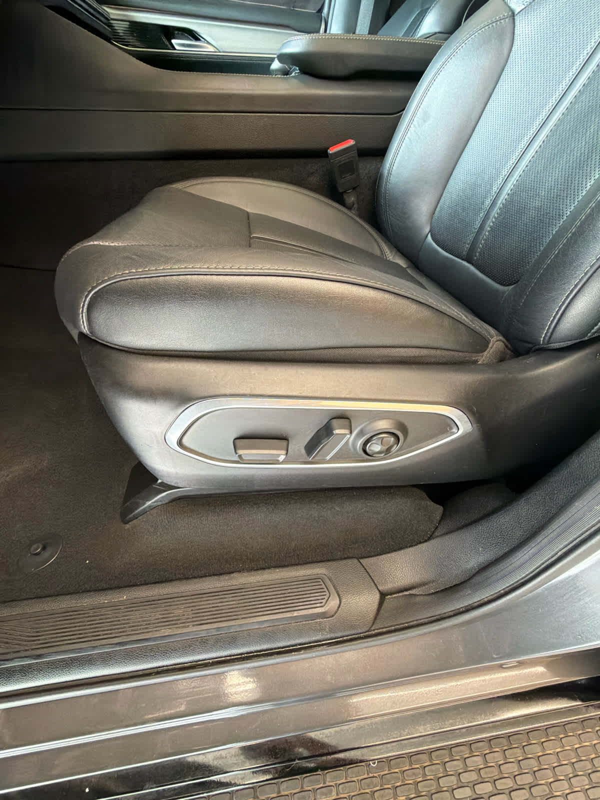 2024 Jeep Wagoneer Series II Carbide 4x4