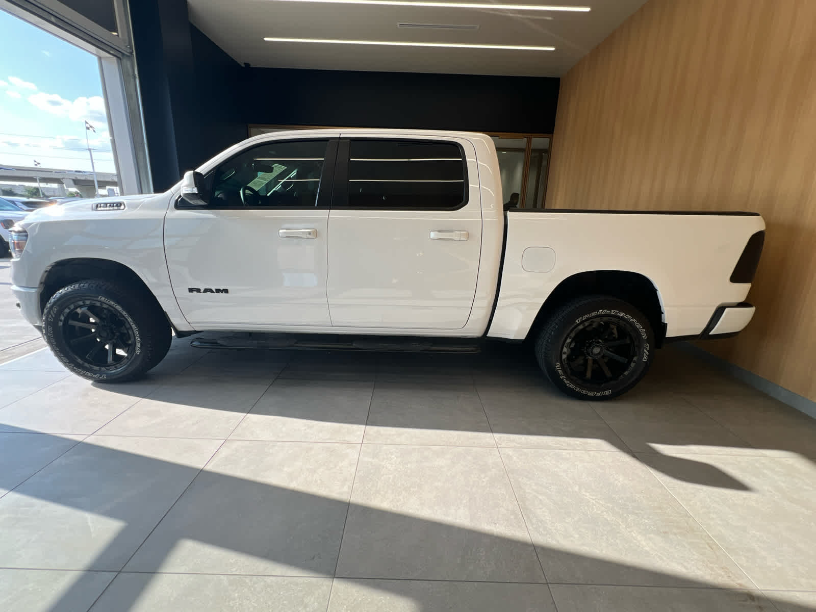 2020 RAM 1500 Lone Star 4x2 Crew Cab 57 Box
