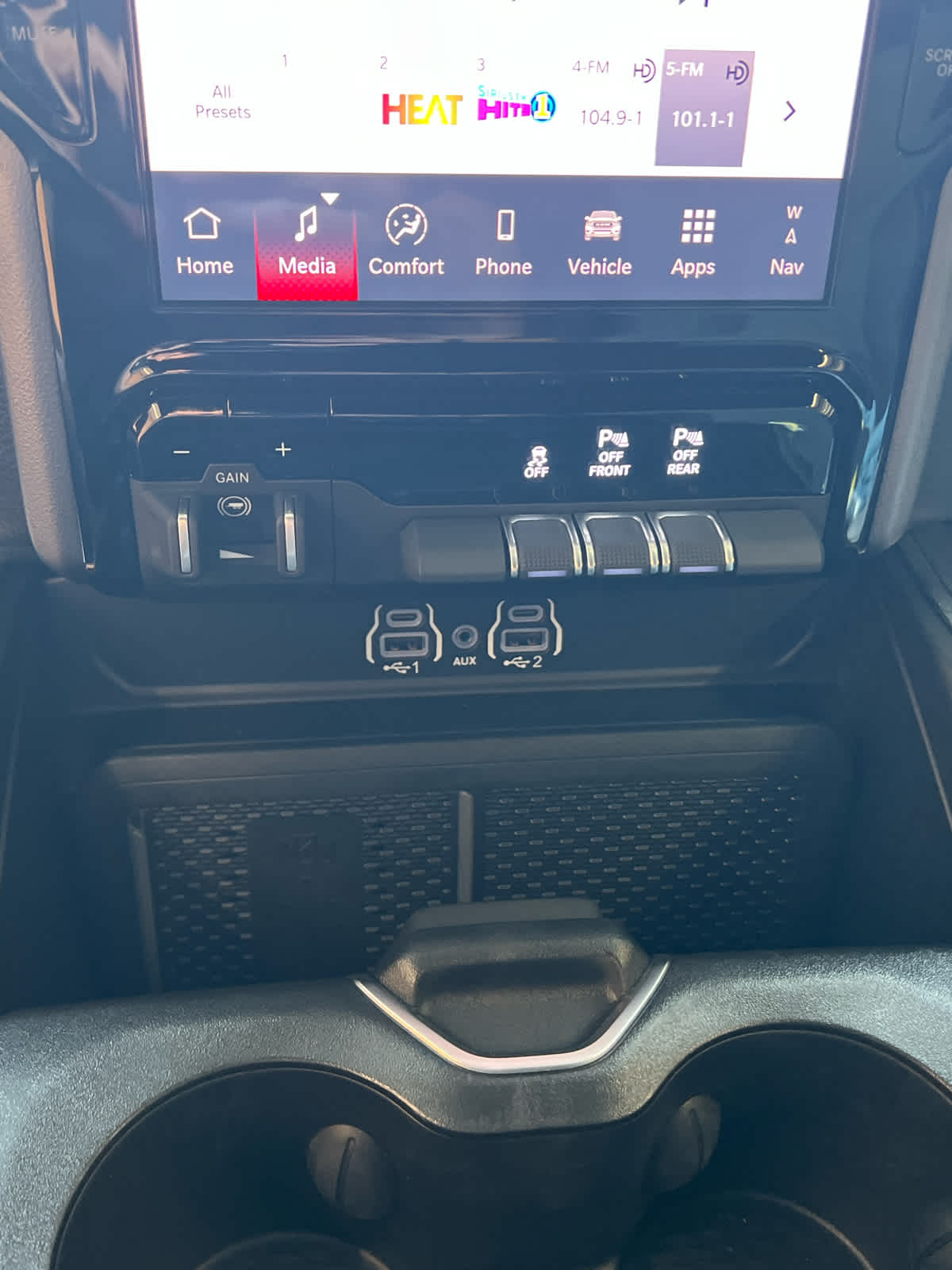 2026 RAM 1500 Lone Star 4x4 Crew Cab 57 Box