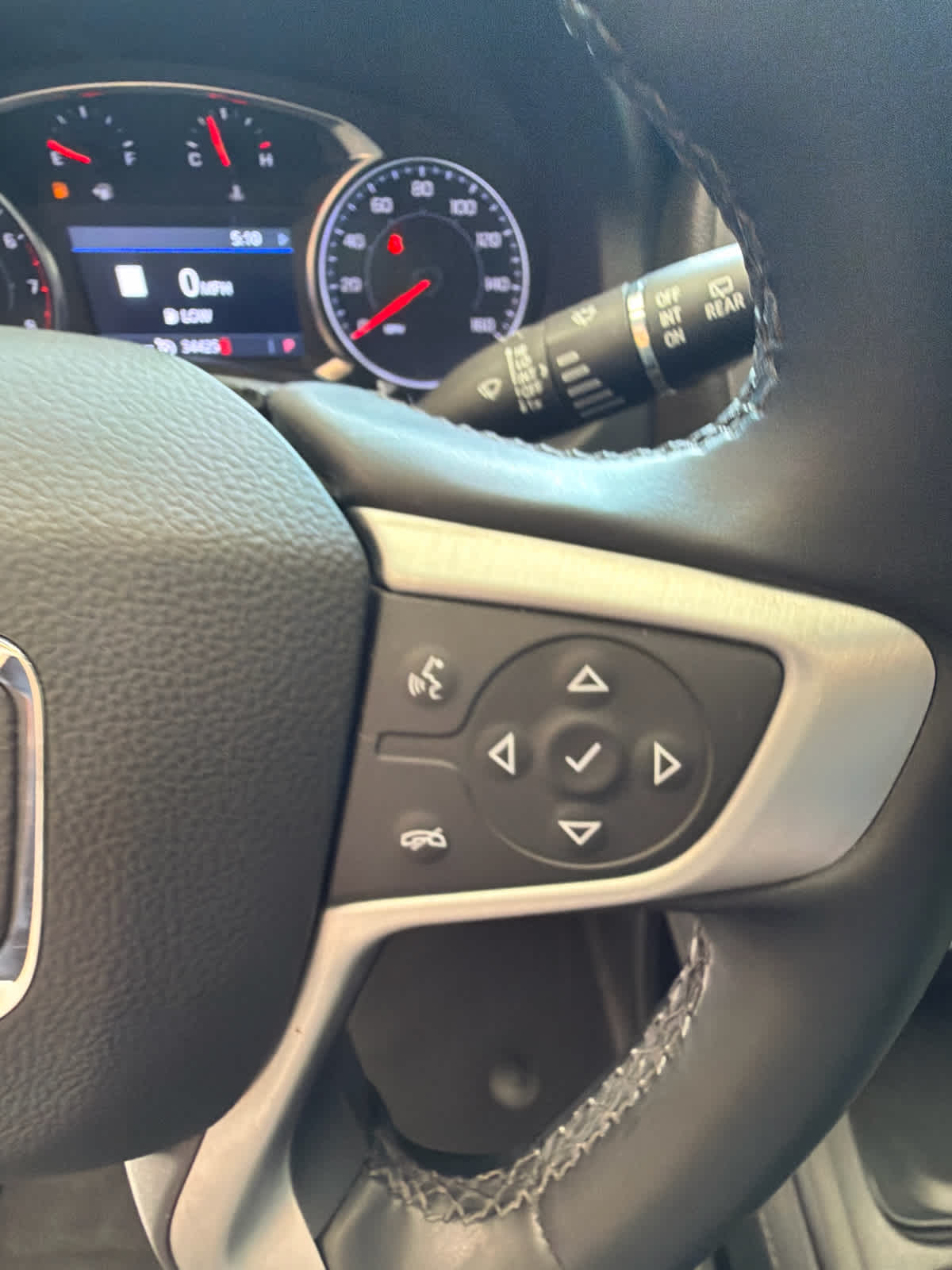 2023 GMC Acadia FWD 4dr SLT