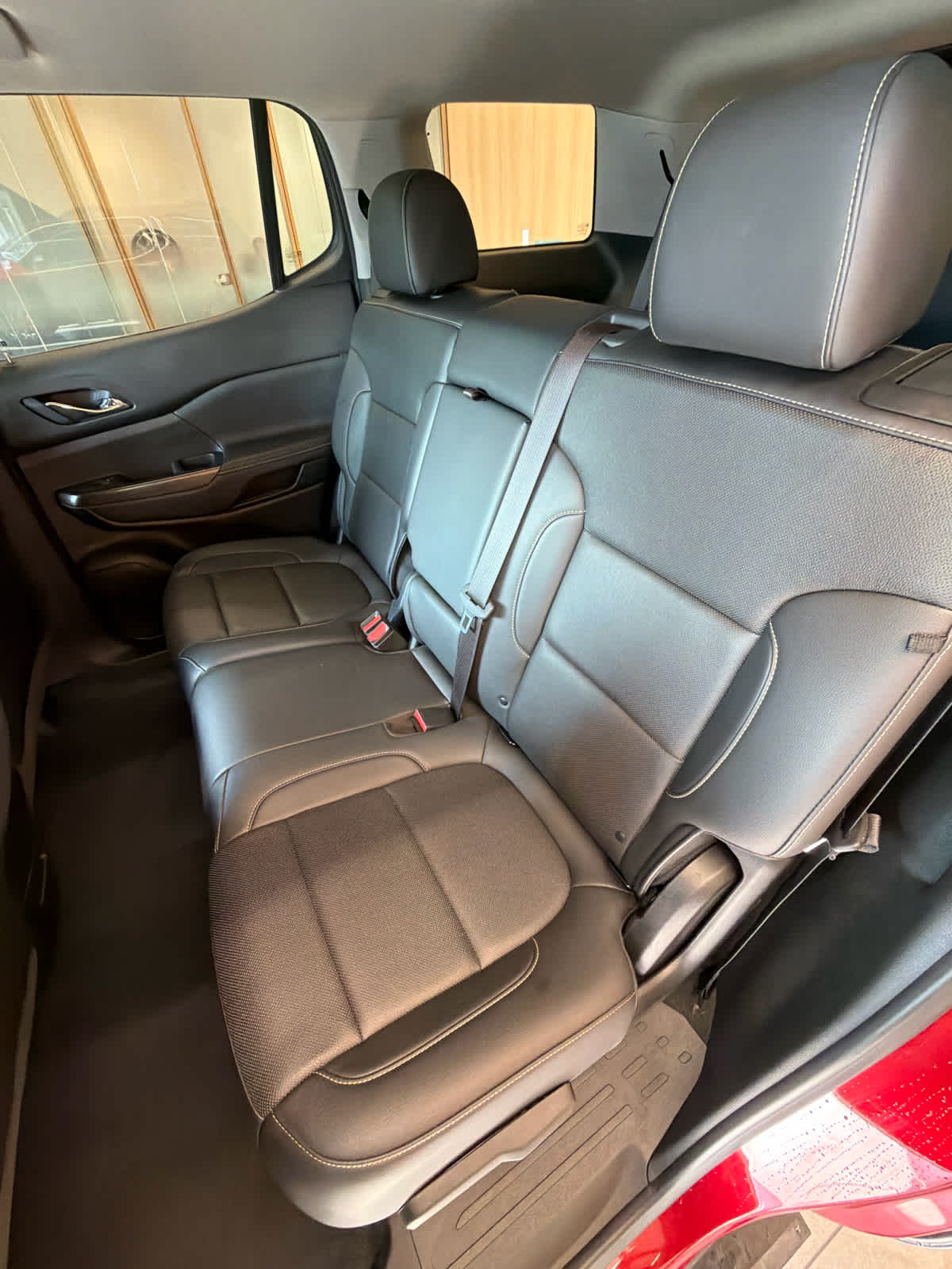 2023 GMC Acadia FWD 4dr SLT