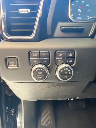 2023 GMC Sierra 1500 4WD Crew Cab 147 Denali