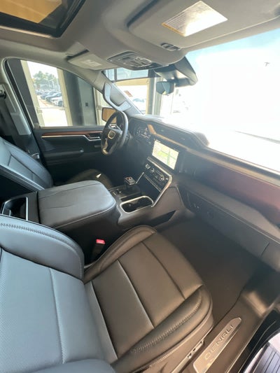 2023 GMC Sierra 1500 4WD Crew Cab 147 Denali