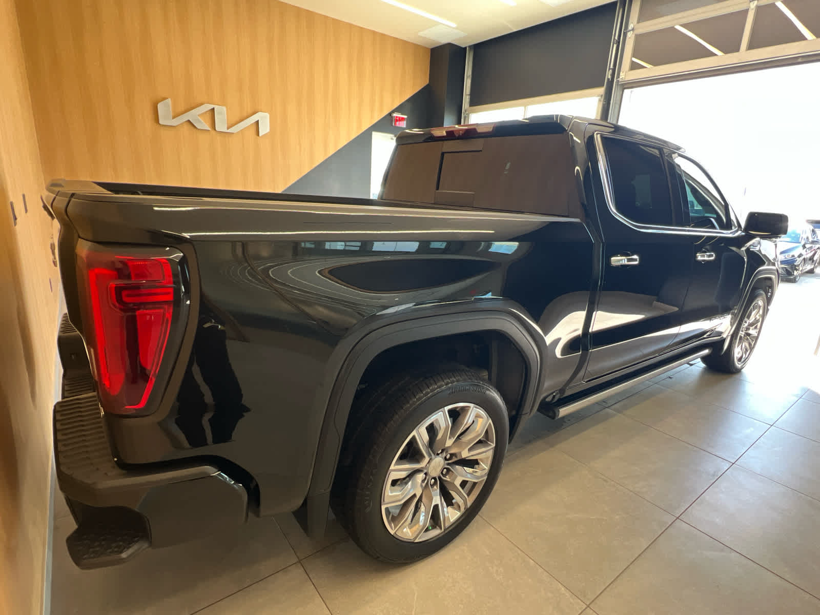 2023 GMC Sierra 1500 4WD Crew Cab 147 Denali