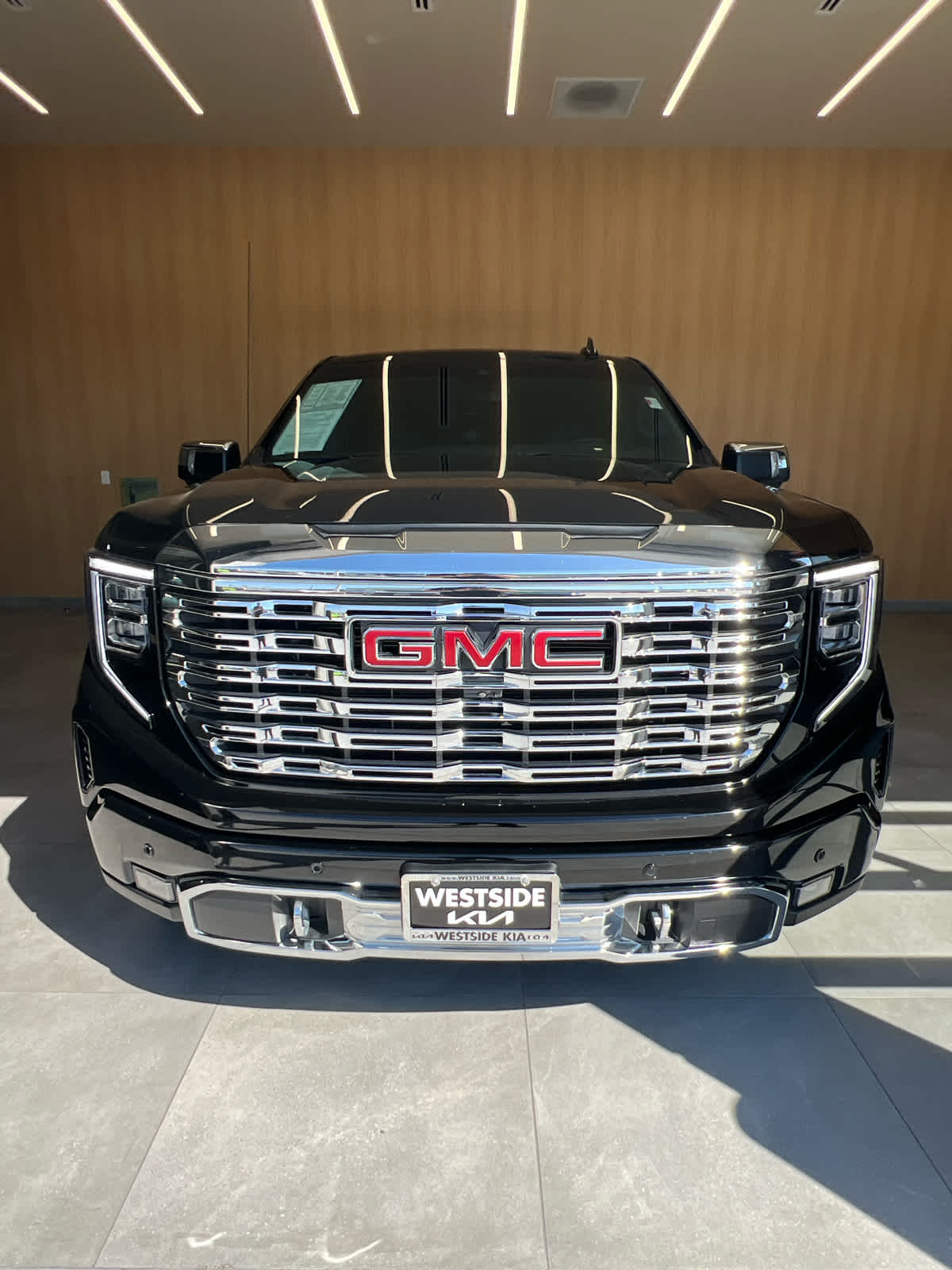 2023 GMC Sierra 1500 4WD Crew Cab 147 Denali
