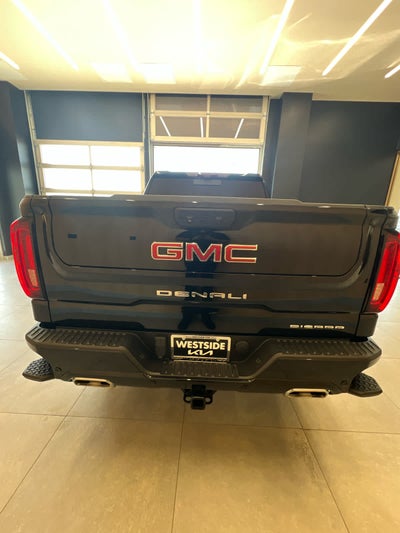 2023 GMC Sierra 1500 4WD Crew Cab 147 Denali