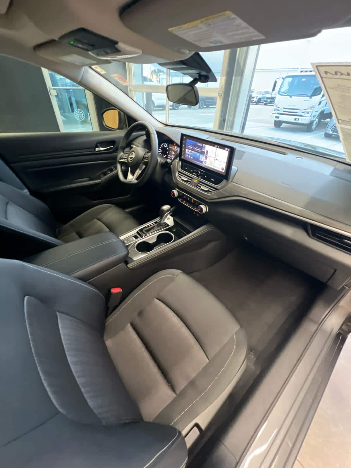 2024 Nissan Altima 2.5 SV Sedan