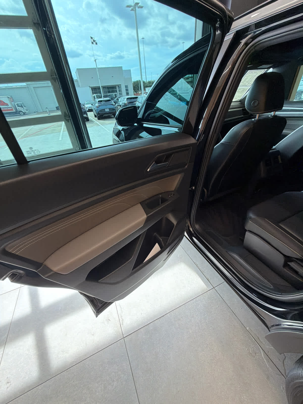2023 Volkswagen Atlas Cross Sport 3.6L V6 SEL R-Line Black 4MOTION