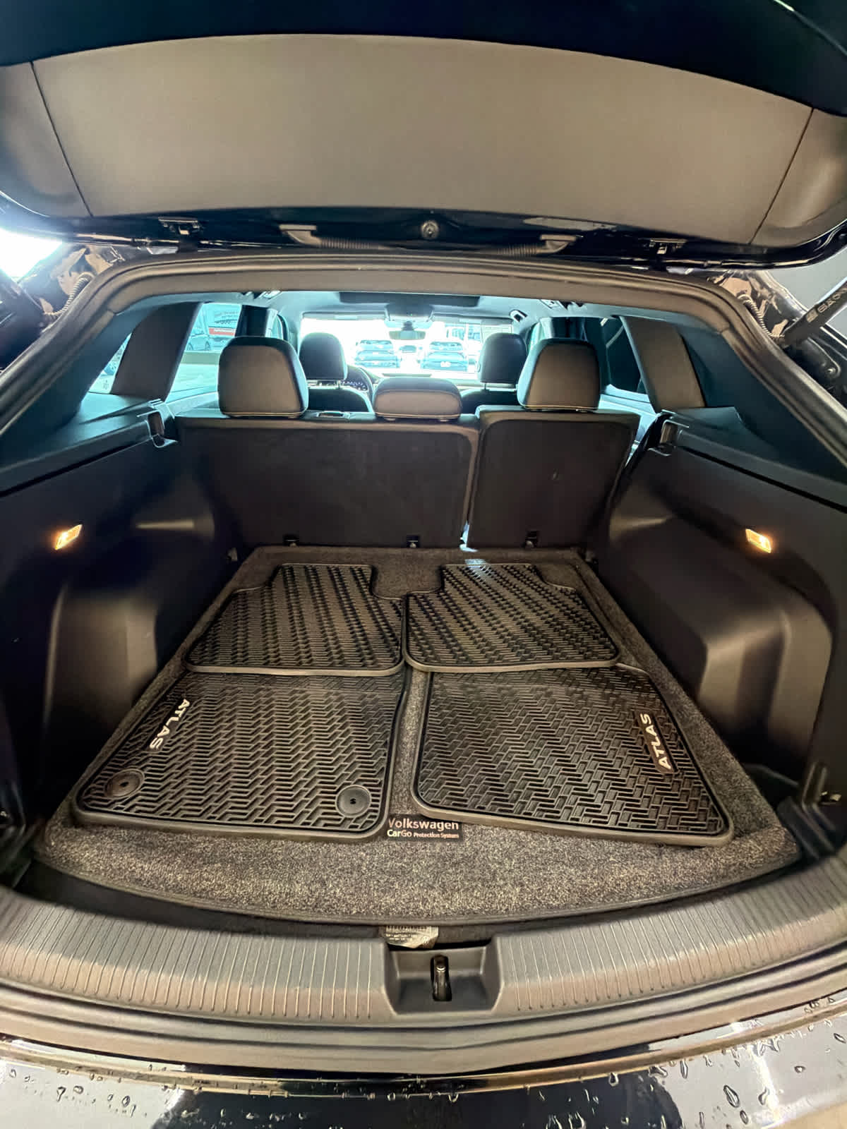 2023 Volkswagen Atlas Cross Sport 3.6L V6 SEL R-Line Black 4MOTION