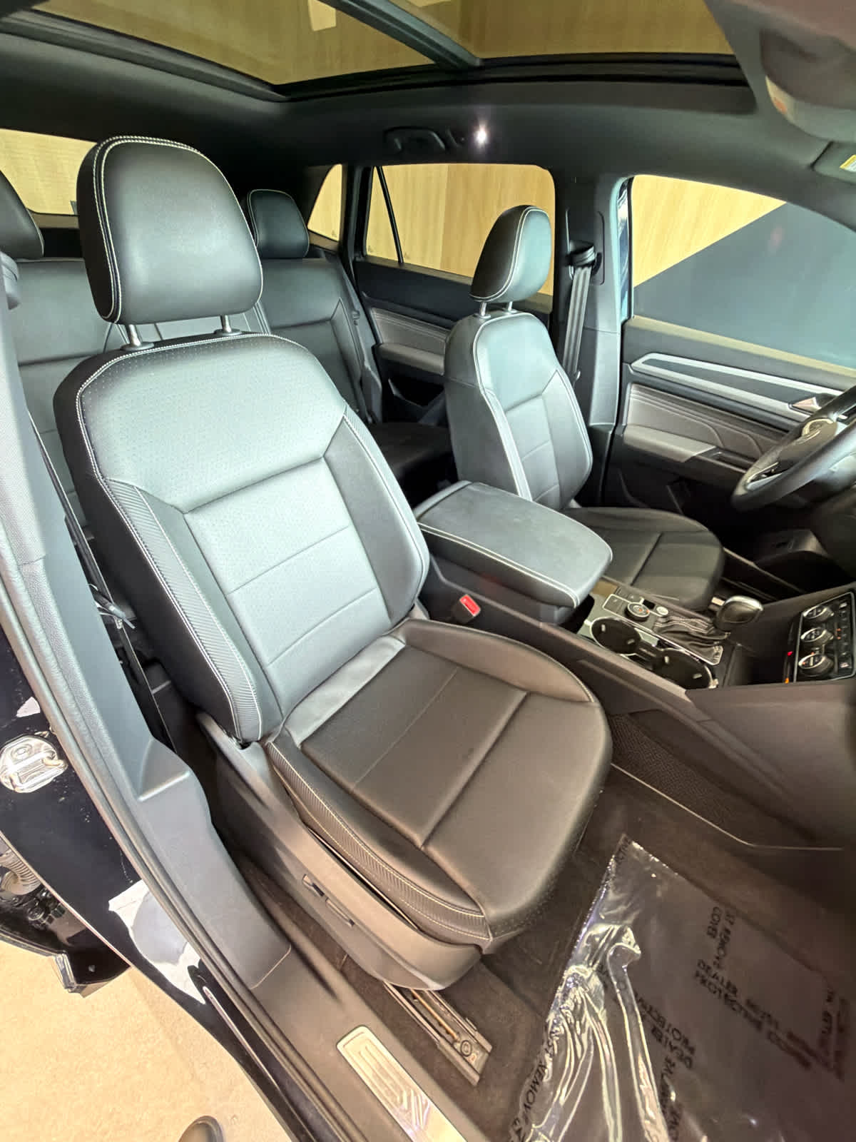 2023 Volkswagen Atlas Cross Sport 3.6L V6 SEL R-Line Black 4MOTION