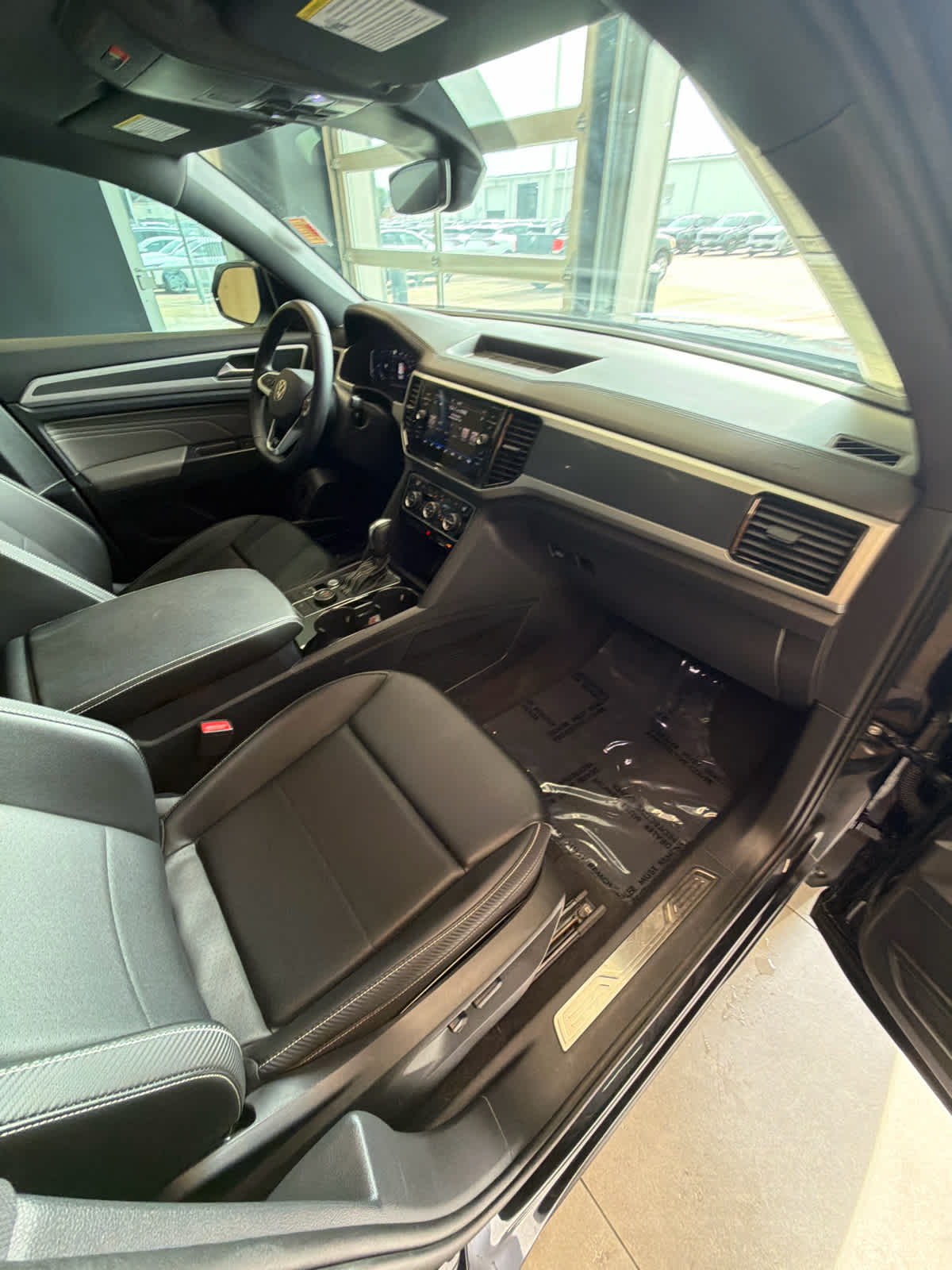2023 Volkswagen Atlas Cross Sport 3.6L V6 SEL R-Line Black 4MOTION