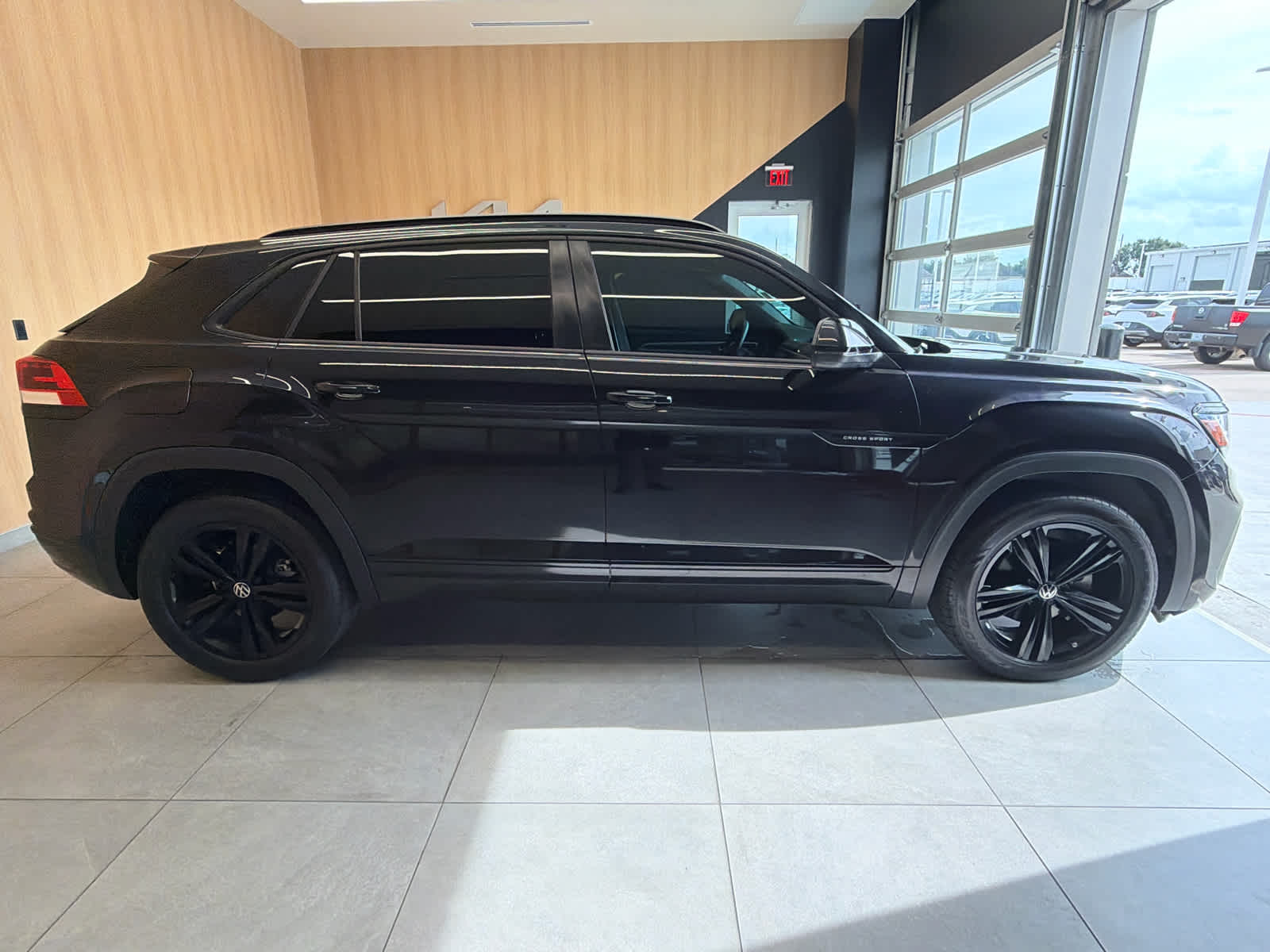 2023 Volkswagen Atlas Cross Sport 3.6L V6 SEL R-Line Black 4MOTION