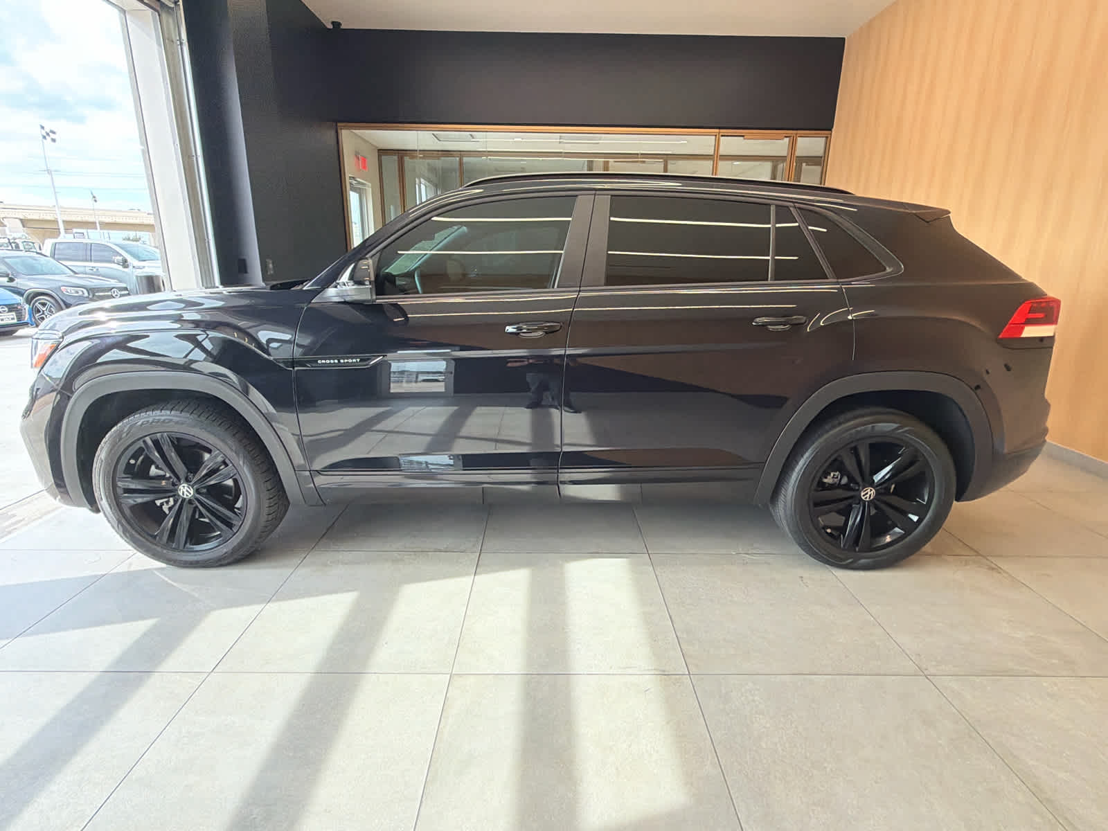 2023 Volkswagen Atlas Cross Sport 3.6L V6 SEL R-Line Black 4MOTION