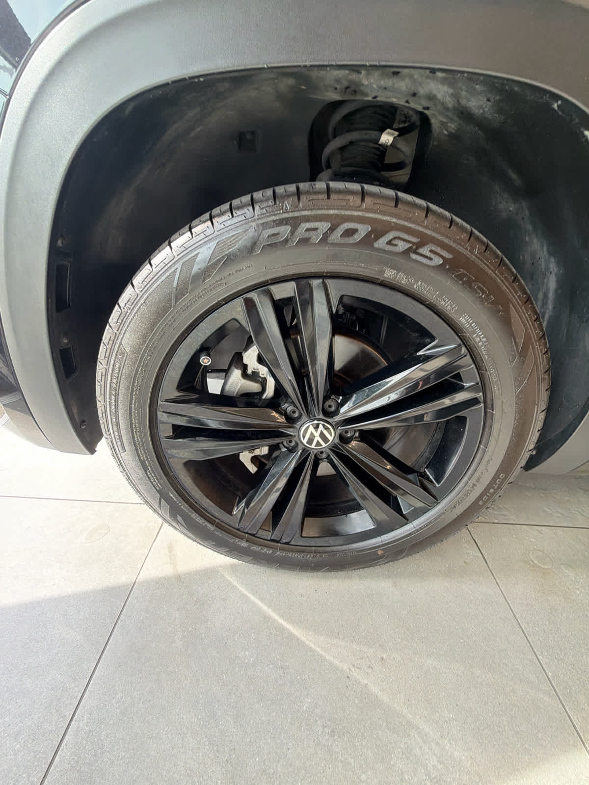 2023 Volkswagen Atlas Cross Sport 3.6L V6 SEL R-Line Black 4MOTION