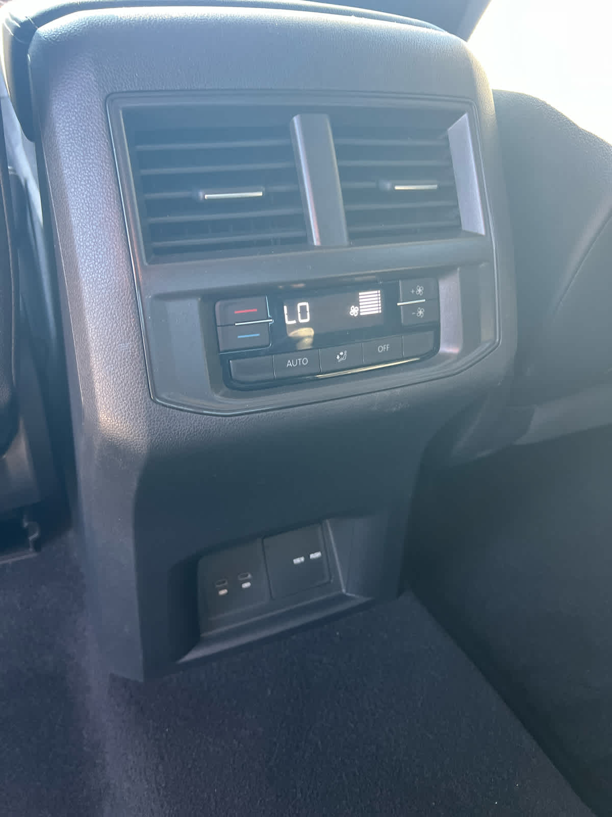 2022 Volkswagen Atlas 3.6L V6 SE w/Technology FWD