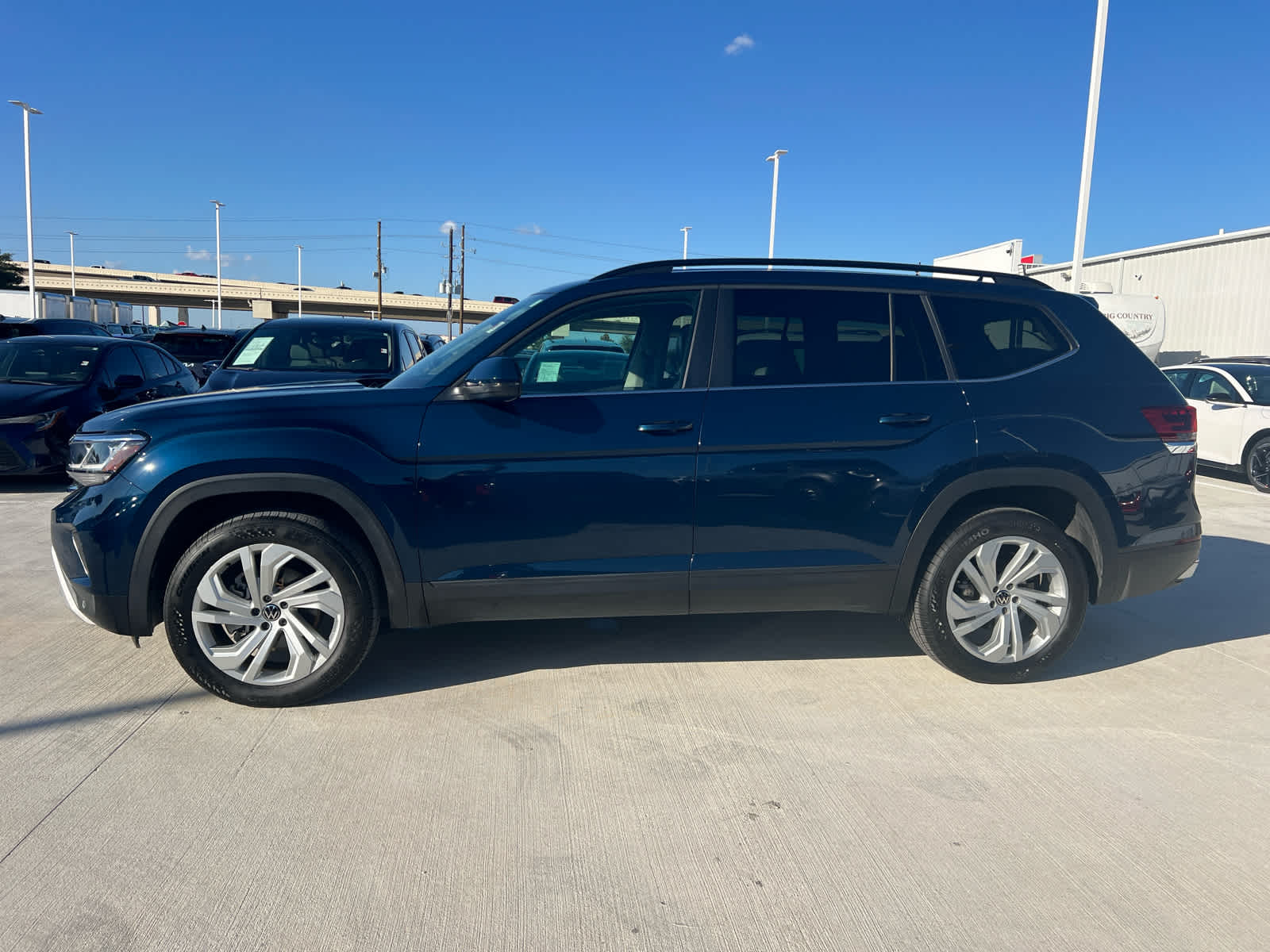 2022 Volkswagen Atlas 3.6L V6 SE w/Technology FWD