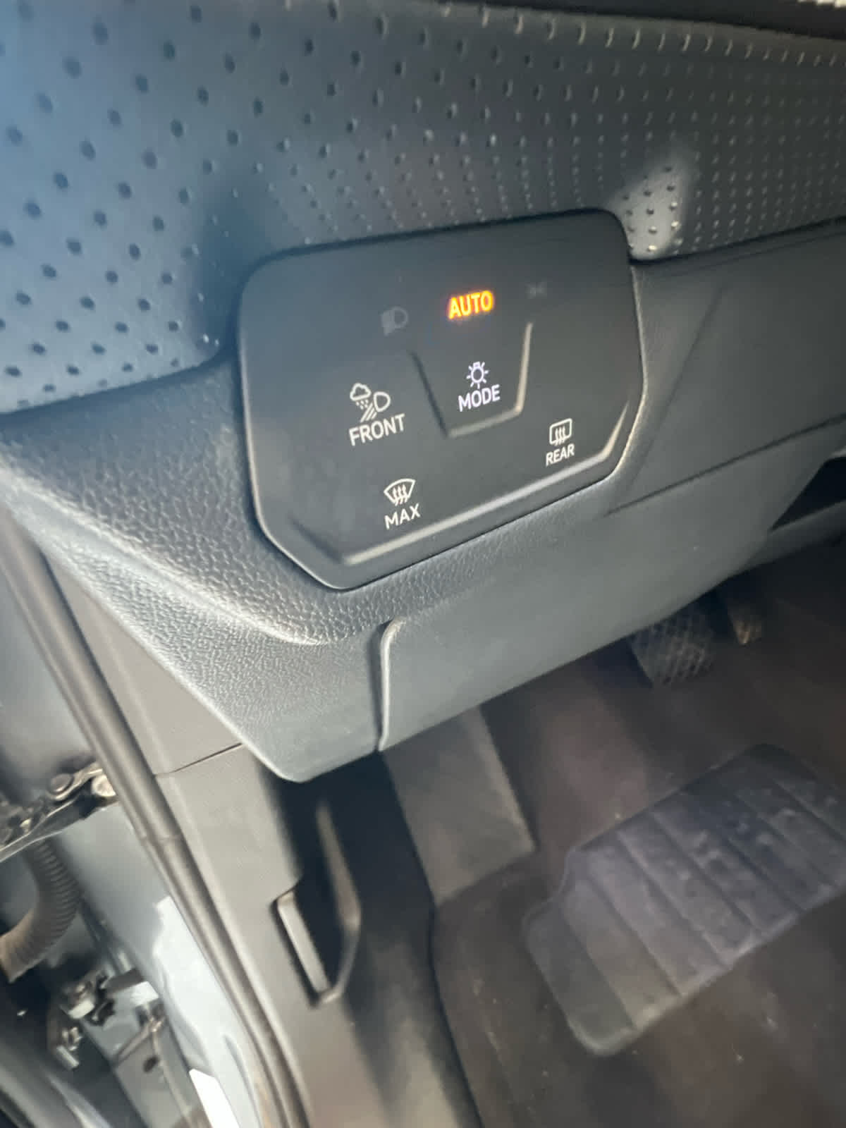 2024 Volkswagen Atlas 2.0T SE w/Technology FWD