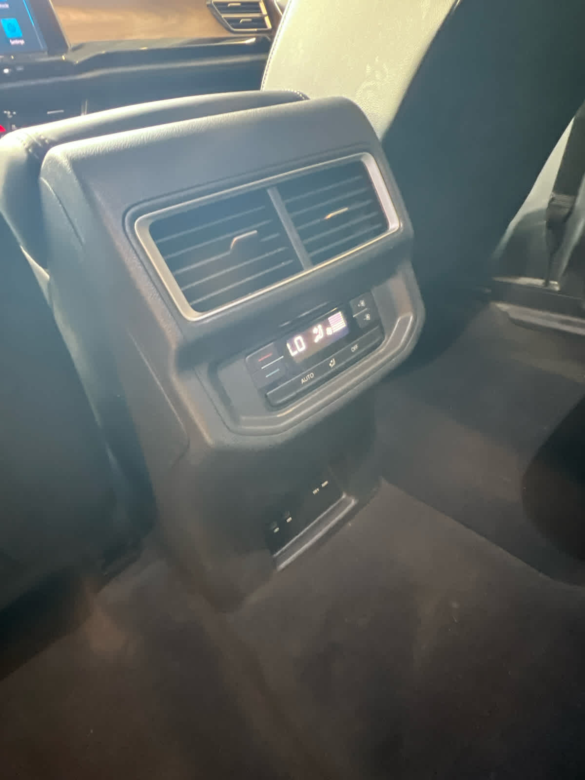 2024 Volkswagen Atlas 2.0T SE w/Technology FWD