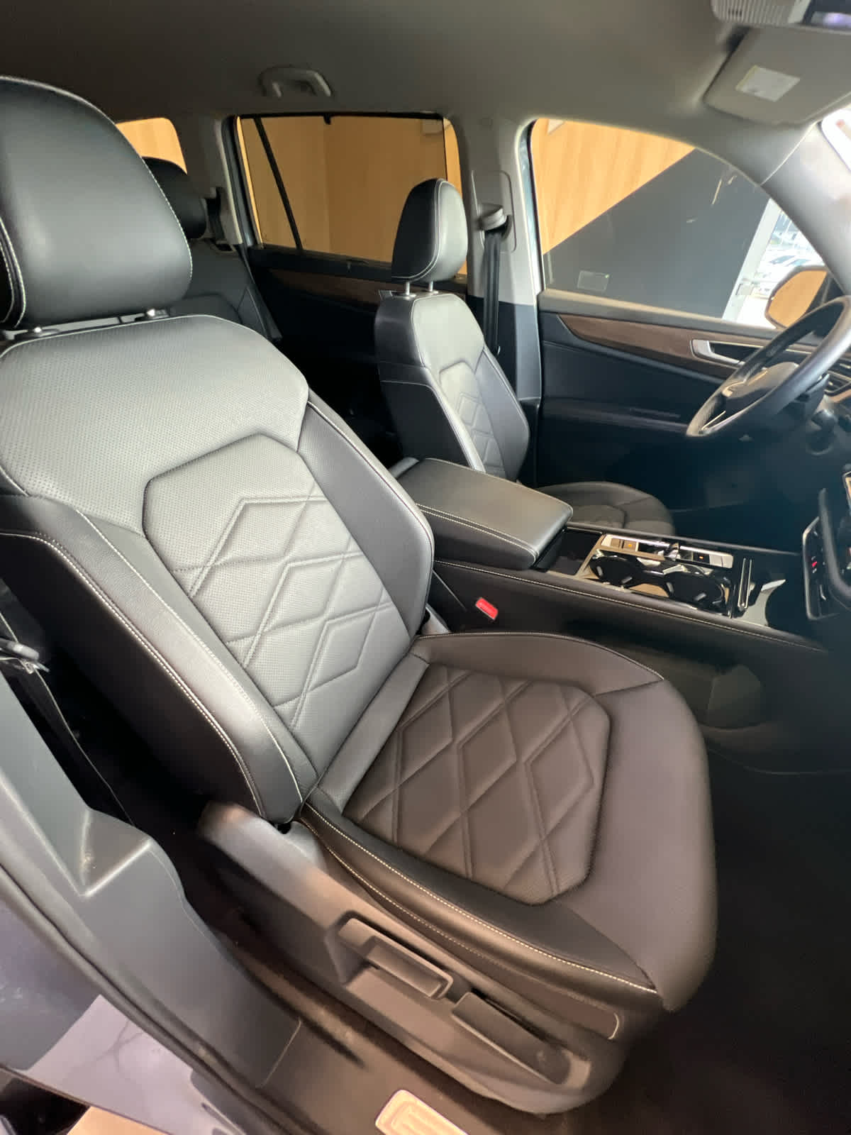 2024 Volkswagen Atlas 2.0T SE w/Technology FWD