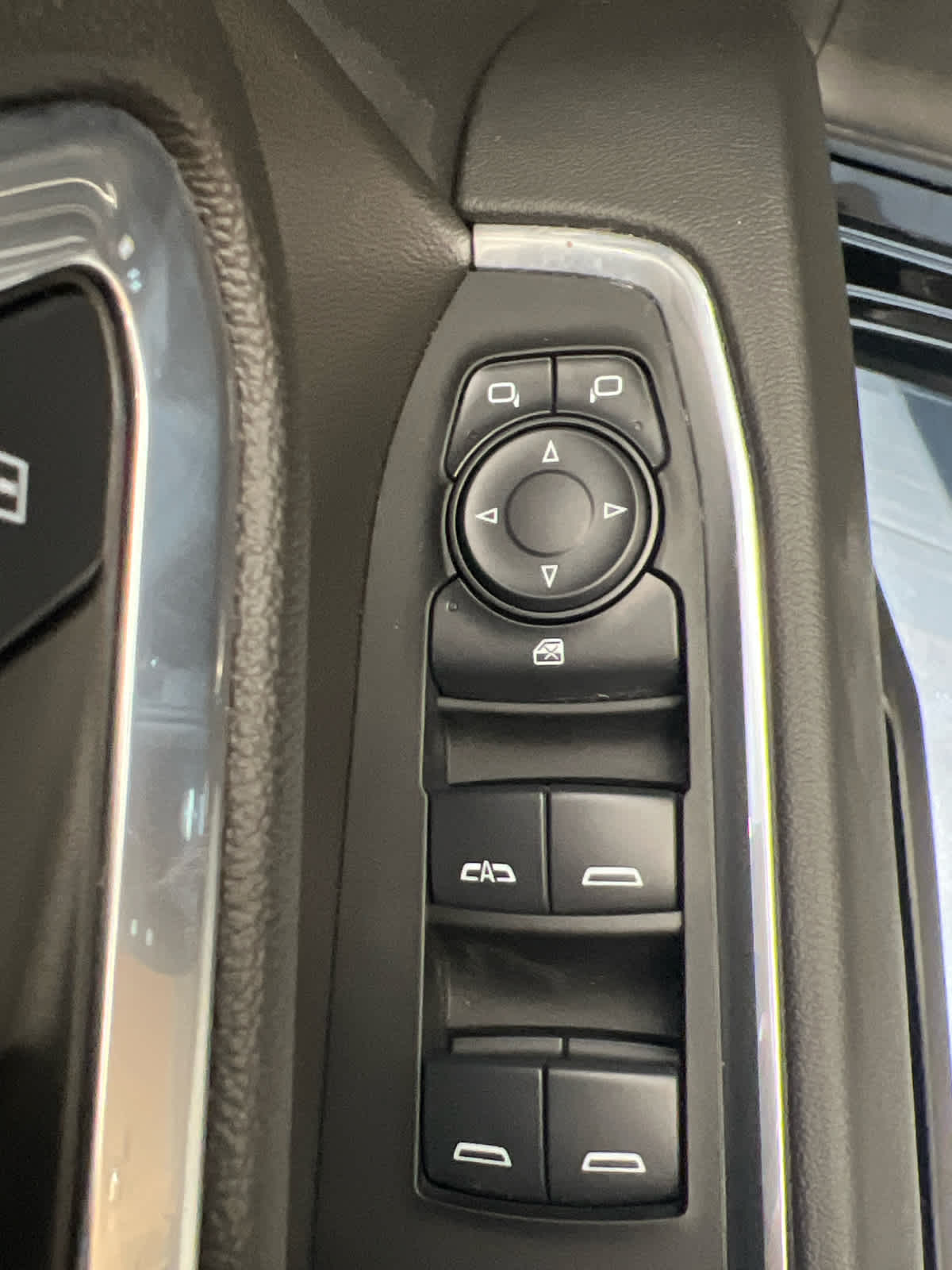 2024 Chevrolet Silverado 1500 2WD Crew Cab 147 LT