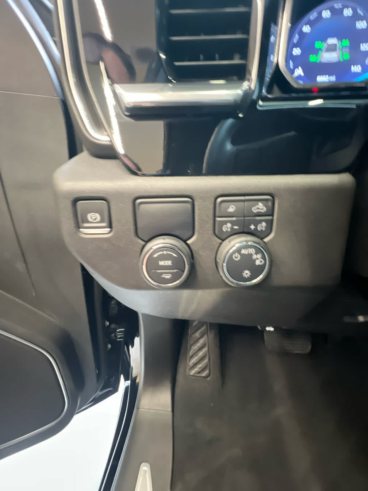 2024 Chevrolet Silverado 1500 2WD Crew Cab 147 LT