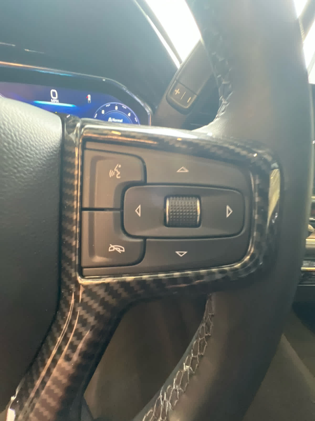 2024 Chevrolet Silverado 1500 2WD Crew Cab 147 LT