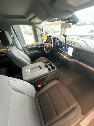 2024 Chevrolet Silverado 1500 2WD Crew Cab 147 LT