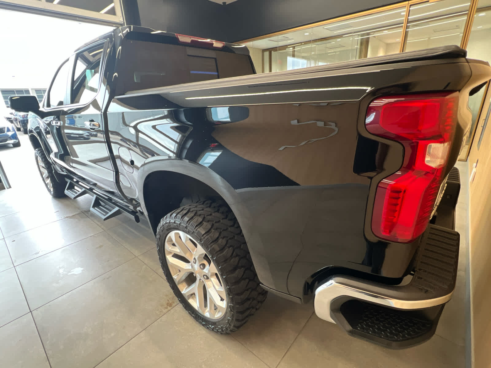 2024 Chevrolet Silverado 1500 2WD Crew Cab 147 LT