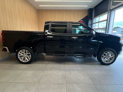 2024 Chevrolet Silverado 1500 2WD Crew Cab 147 LT