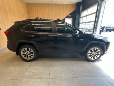 2024 Toyota RAV4 XLE Premium FWD
