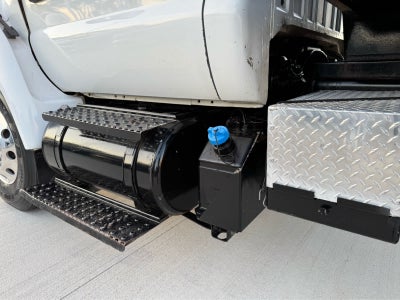 2015 Ford Super Duty F-750 Straight Frame Reg Cab XLT