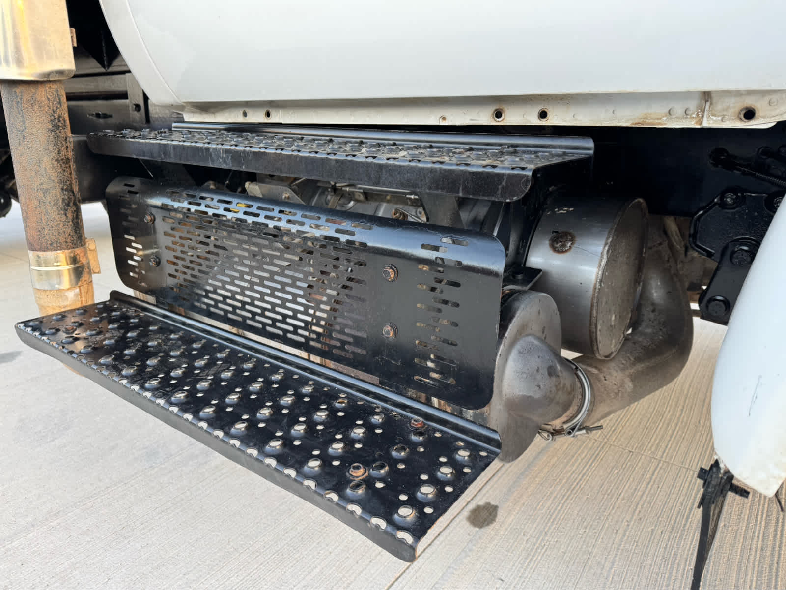 2015 Ford Super Duty F-750 Straight Frame Reg Cab XLT