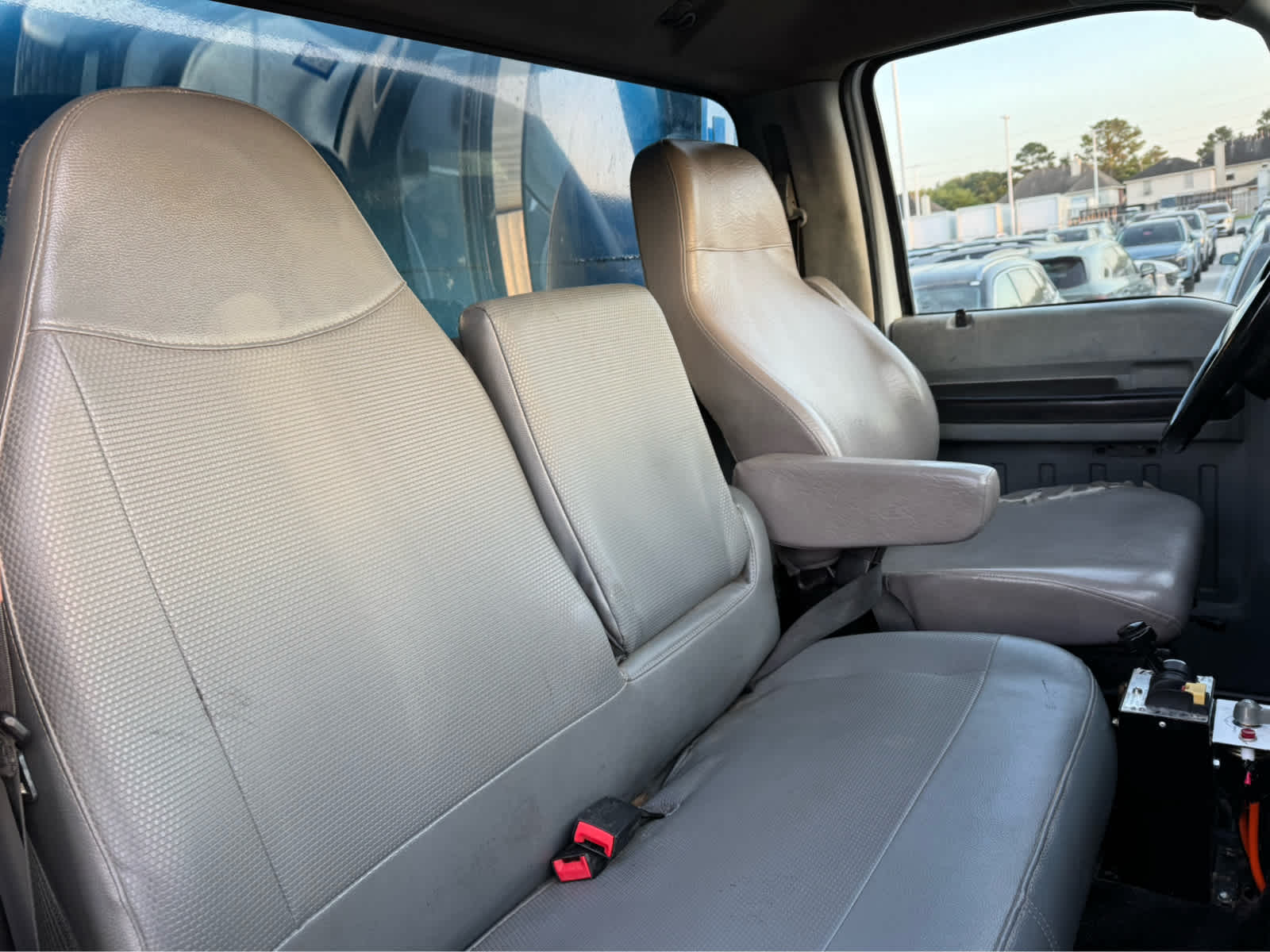 2015 Ford Super Duty F-750 Straight Frame Reg Cab XLT