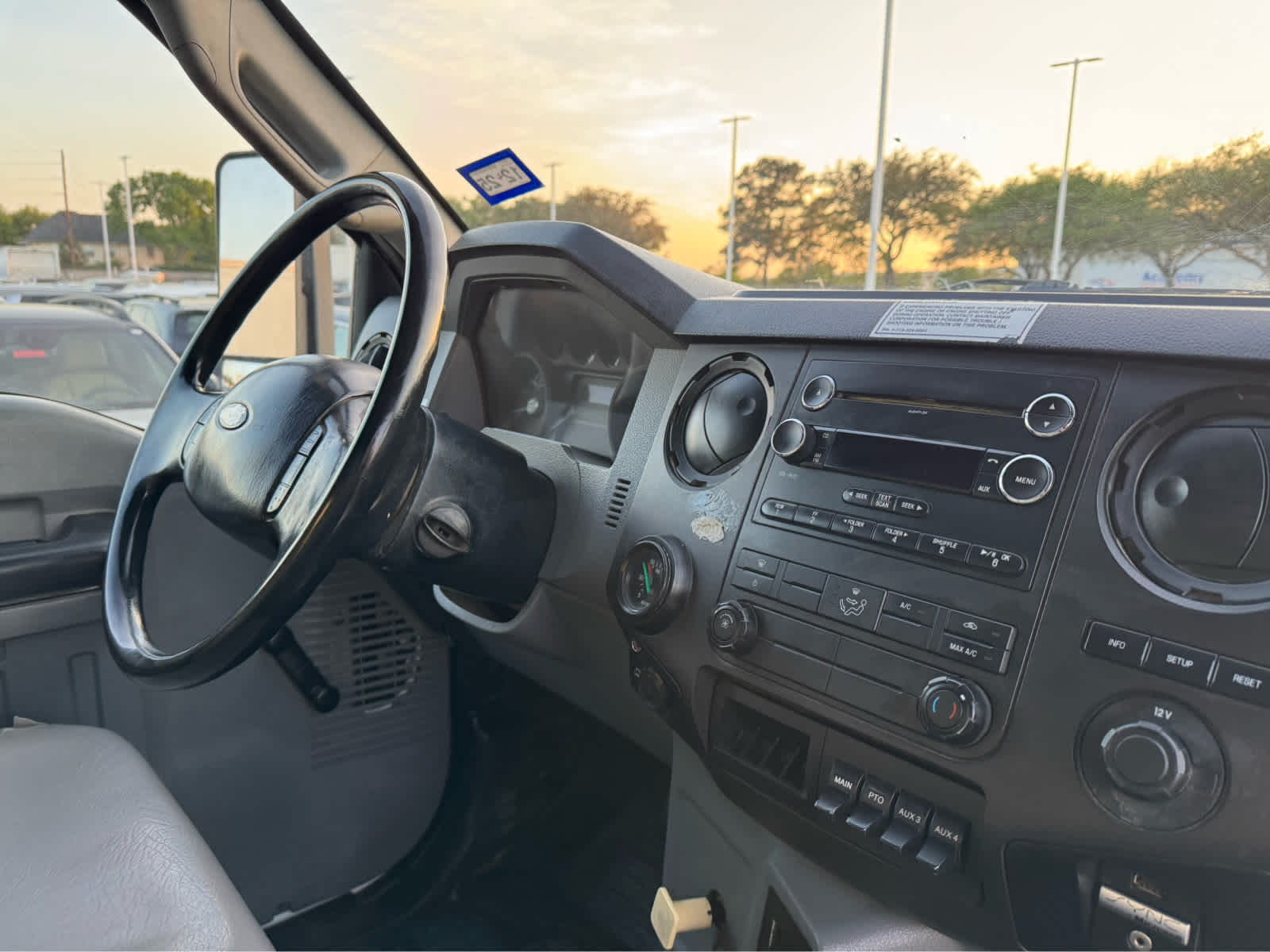 2015 Ford Super Duty F-750 Straight Frame Reg Cab XLT