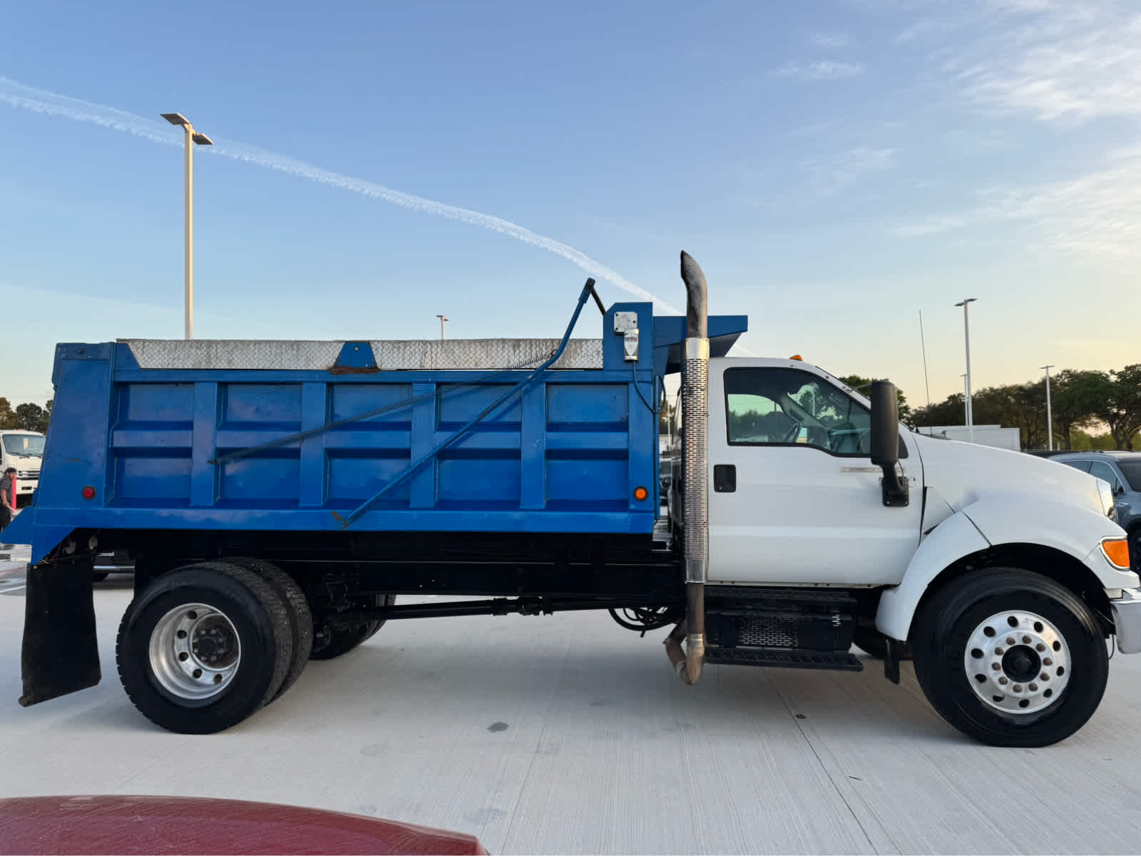 2015 Ford Super Duty F-750 Straight Frame Reg Cab XLT