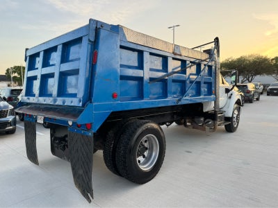 2015 Ford Super Duty F-750 Straight Frame Reg Cab XLT