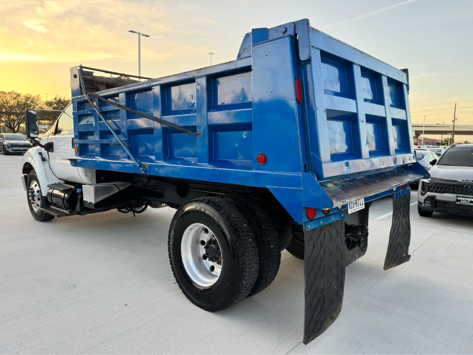 2015 Ford Super Duty F-750 Straight Frame Reg Cab XLT