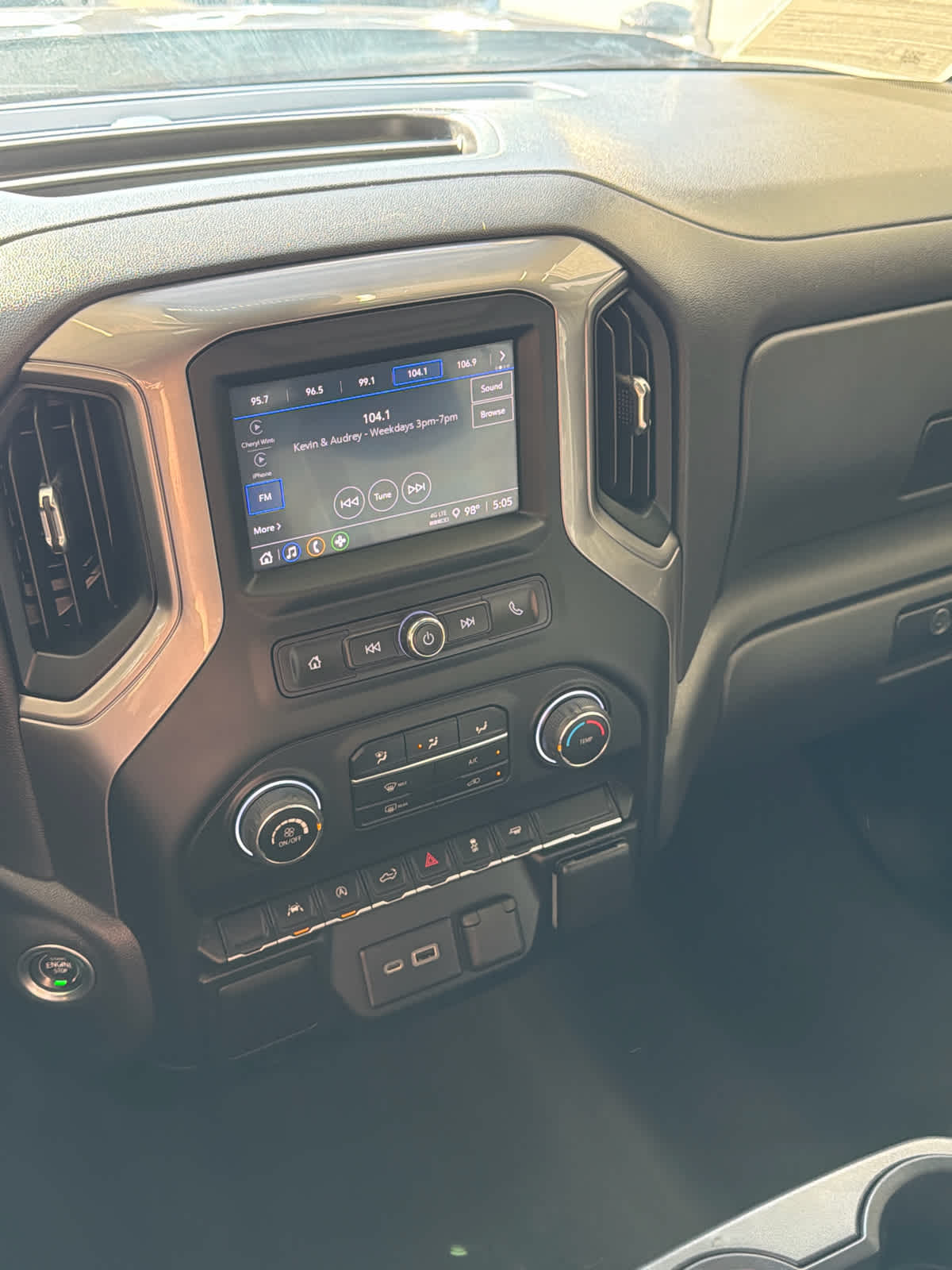 2022 Chevrolet Silverado 1500 2WD Crew Cab 147 Custom