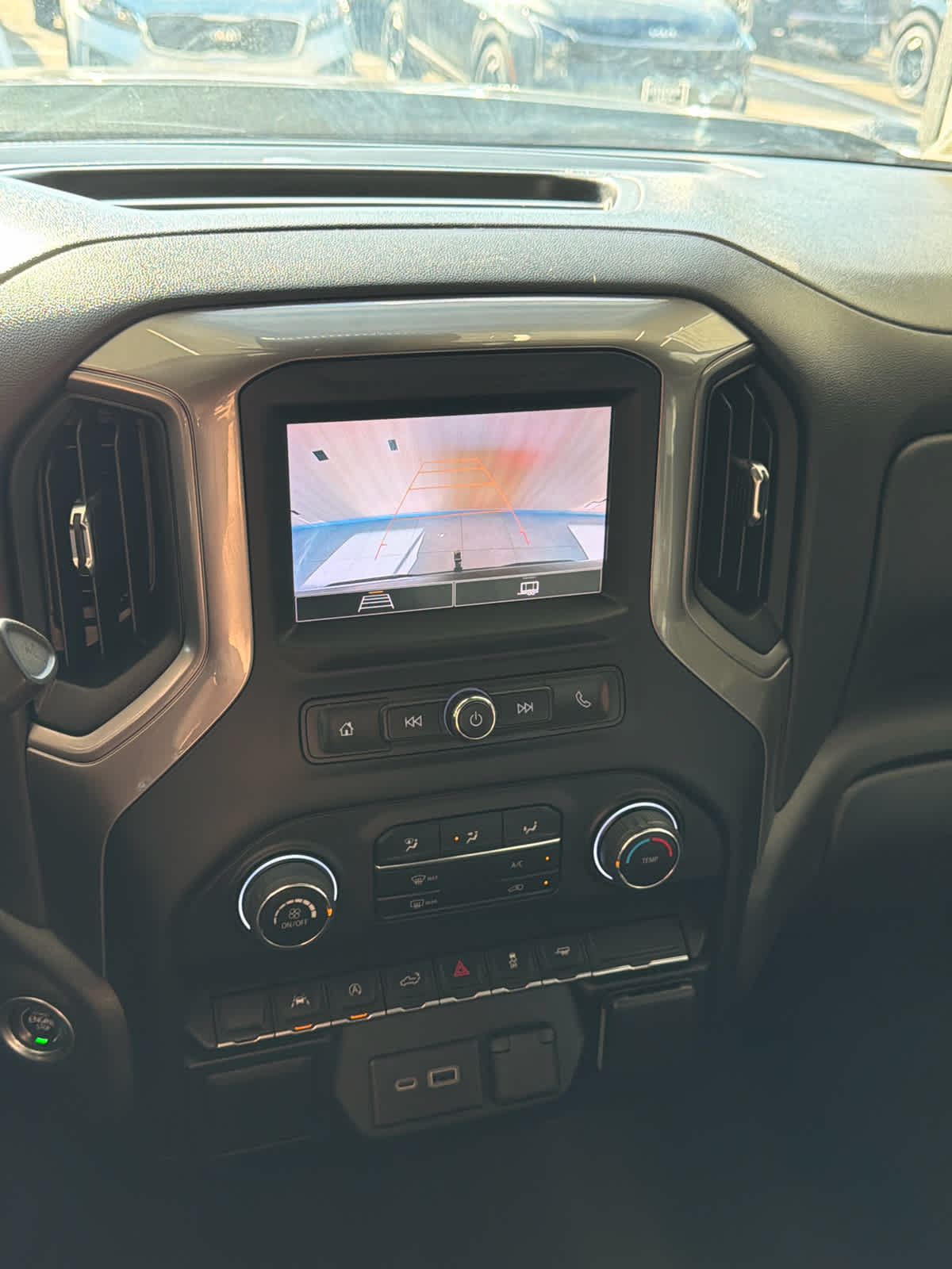 2022 Chevrolet Silverado 1500 2WD Crew Cab 147 Custom
