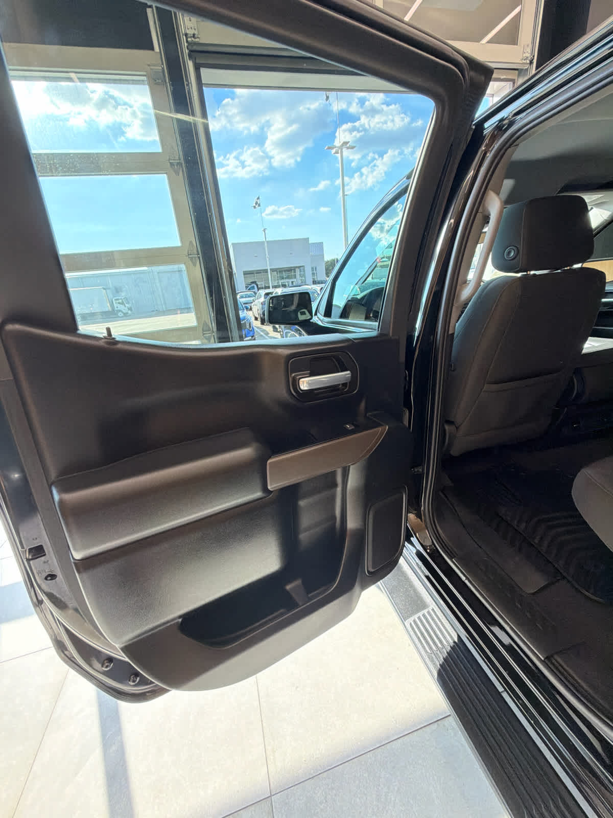 2022 Chevrolet Silverado 1500 2WD Crew Cab 147 Custom