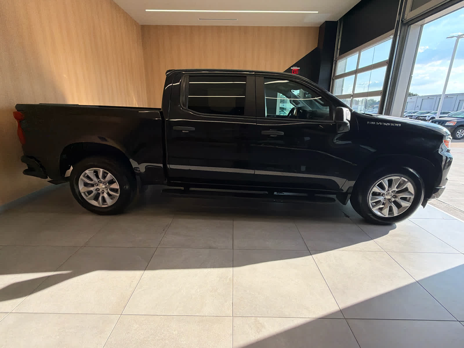 2022 Chevrolet Silverado 1500 2WD Crew Cab 147 Custom