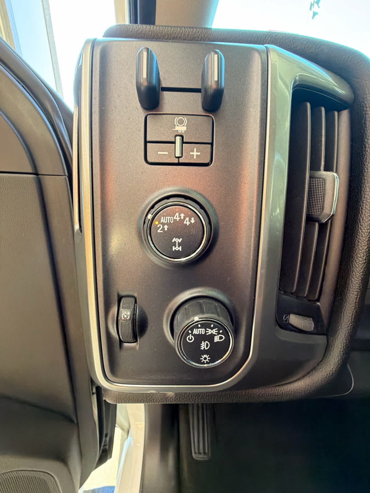 2018 Chevrolet Silverado 1500 4WD Crew Cab 143.5 LT w/2LT