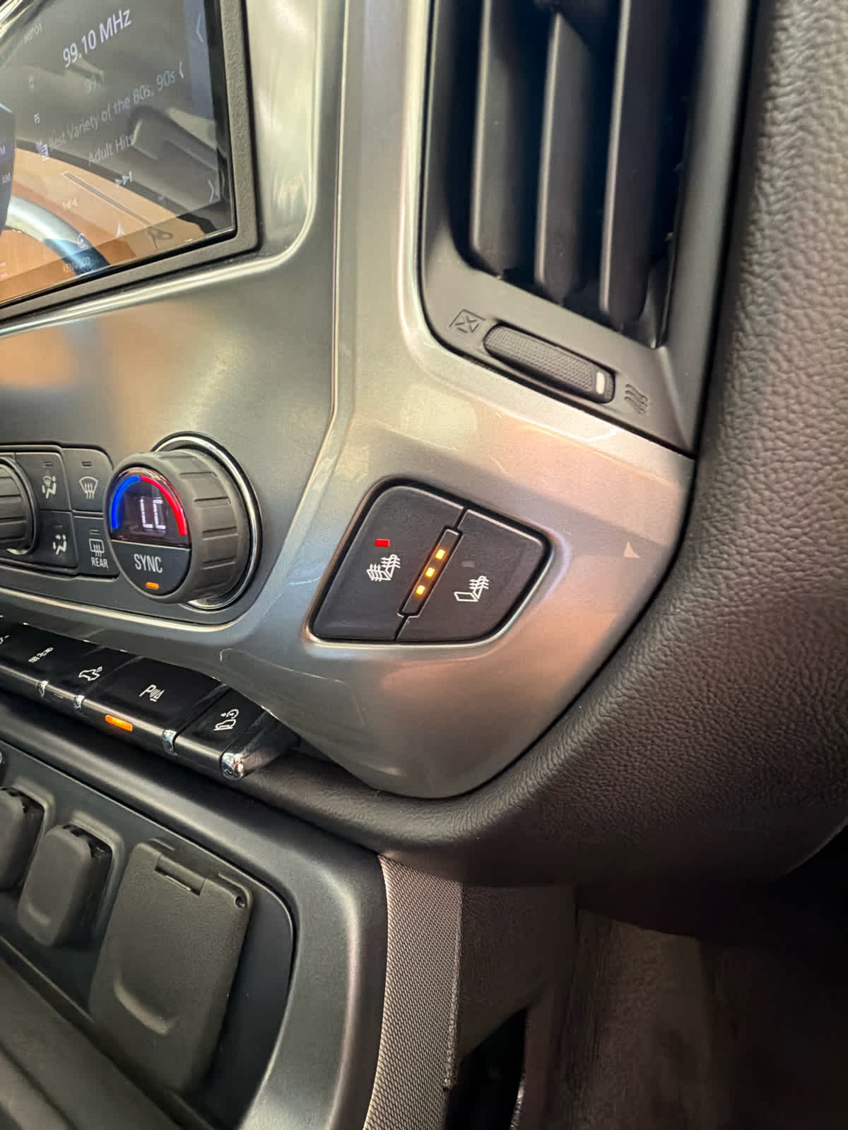 2018 Chevrolet Silverado 1500 4WD Crew Cab 143.5 LT w/2LT