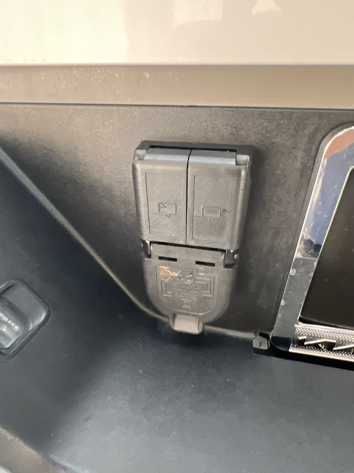 2023 GMC Sierra 1500 4WD Crew Cab 147 SLT