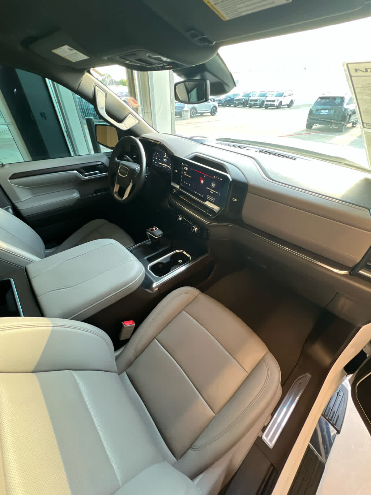 2023 GMC Sierra 1500 4WD Crew Cab 147 SLT