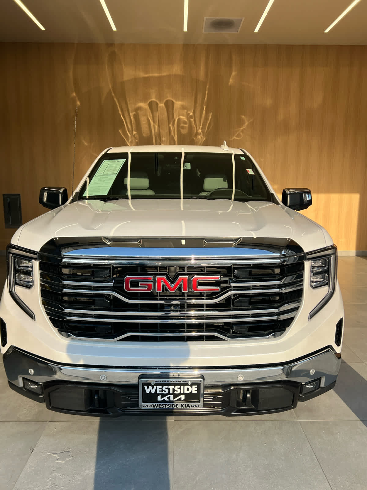 2023 GMC Sierra 1500 4WD Crew Cab 147 SLT