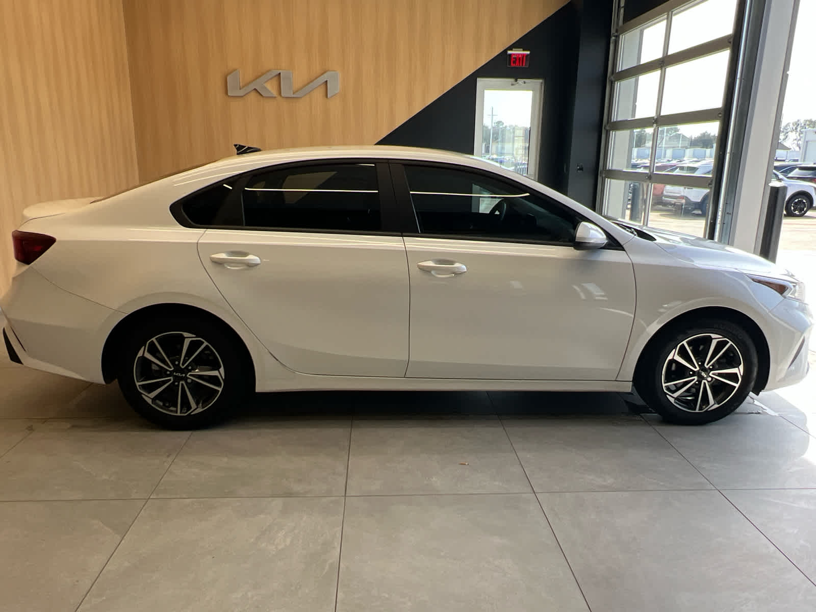 2023 Kia Forte LXS IVT